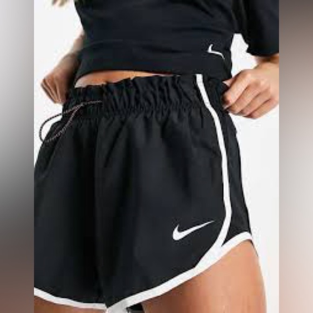 Nike ionclash tempo black shorts lined size small